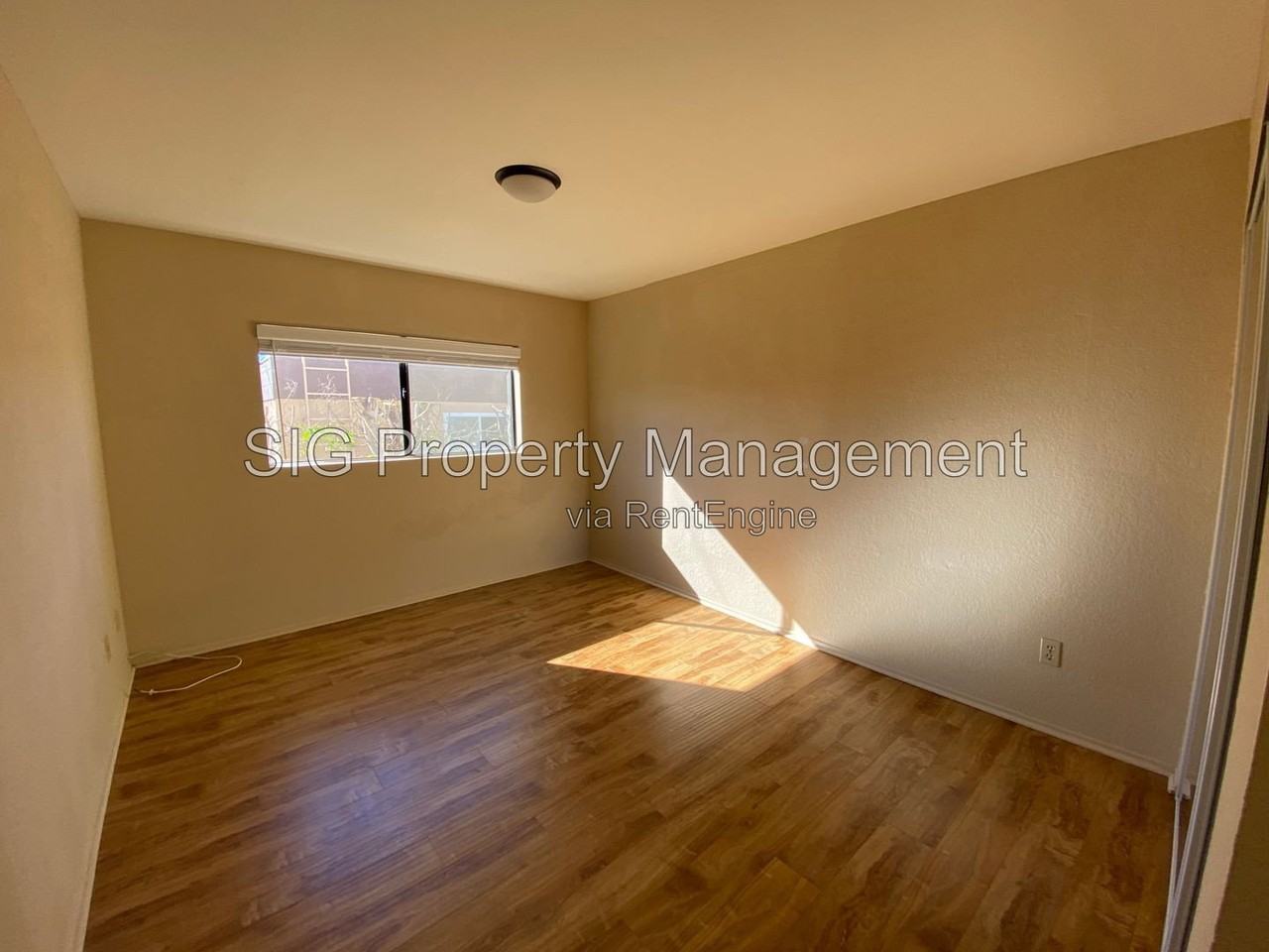 10318 Commerce Ave #3 - Photo 6 of 11