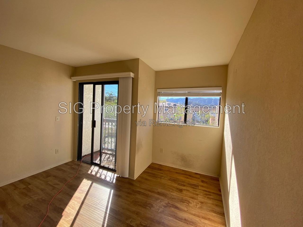10318 Commerce Ave #3 - Photo 7 of 11