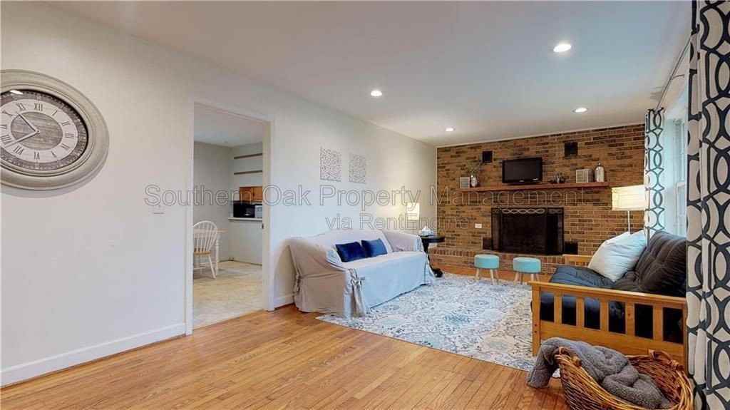 106 Azalea Dr - Photo 4 of 16