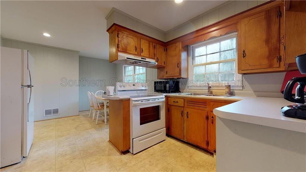 106 Azalea Dr - Photo 6 of 16