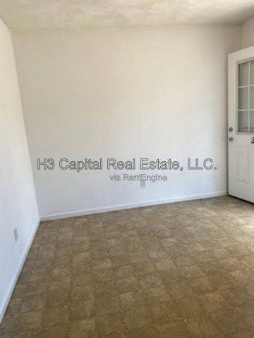 6040 Old Collinsville Rd #5 - Photo 3 of 9