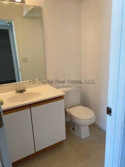 6040 Old Collinsville Rd #5 - Photo 4 of 9