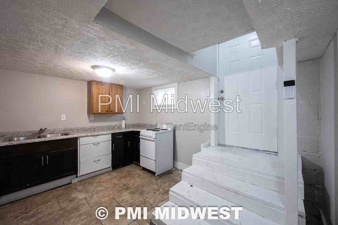 2201 E New York St #D - Photo 3 of 19