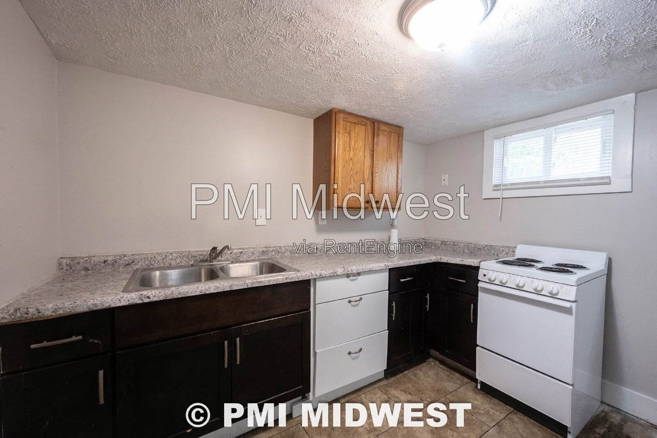 2201 E New York St #D - Photo 4 of 19