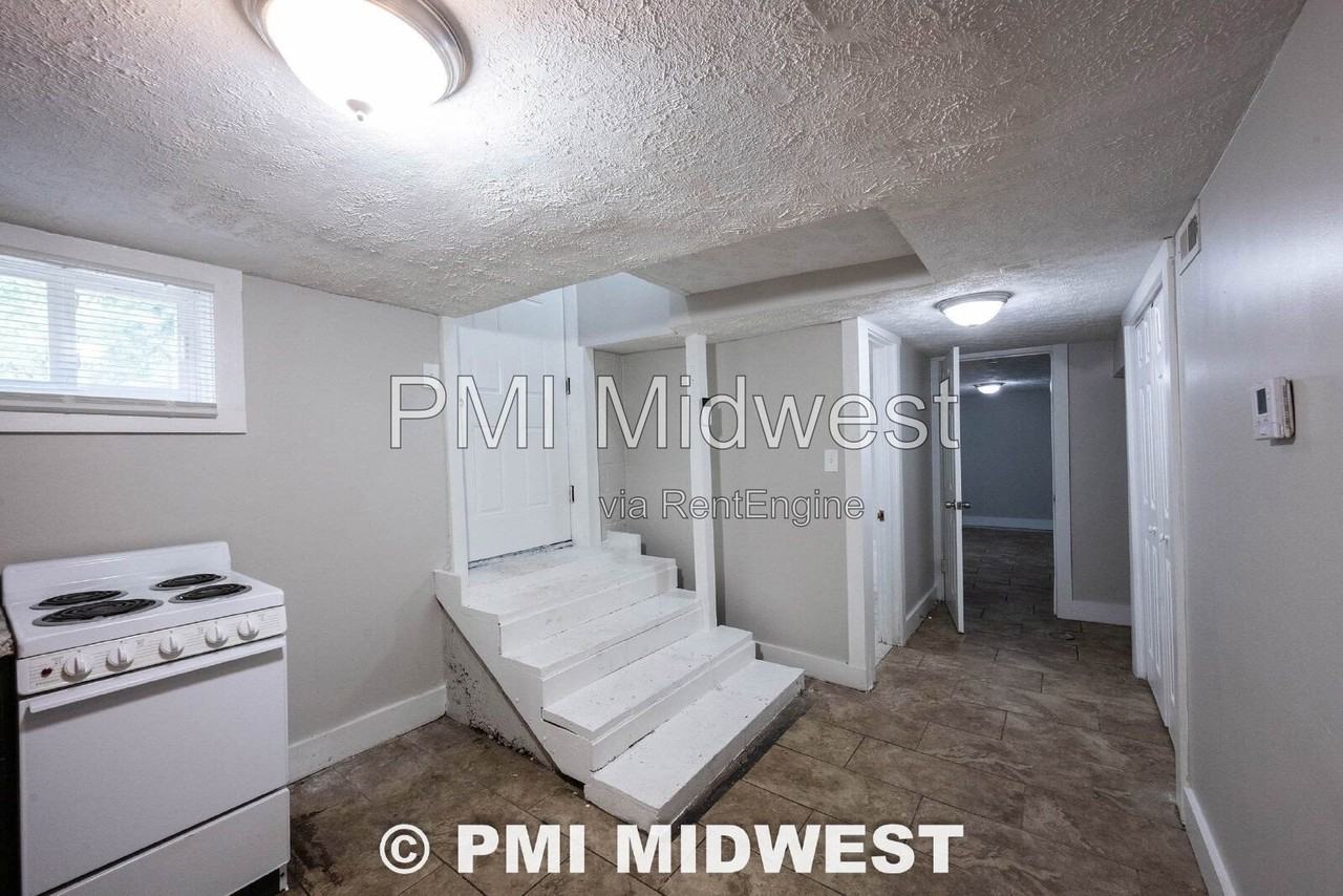 2201 E New York St #D - Photo 5 of 19