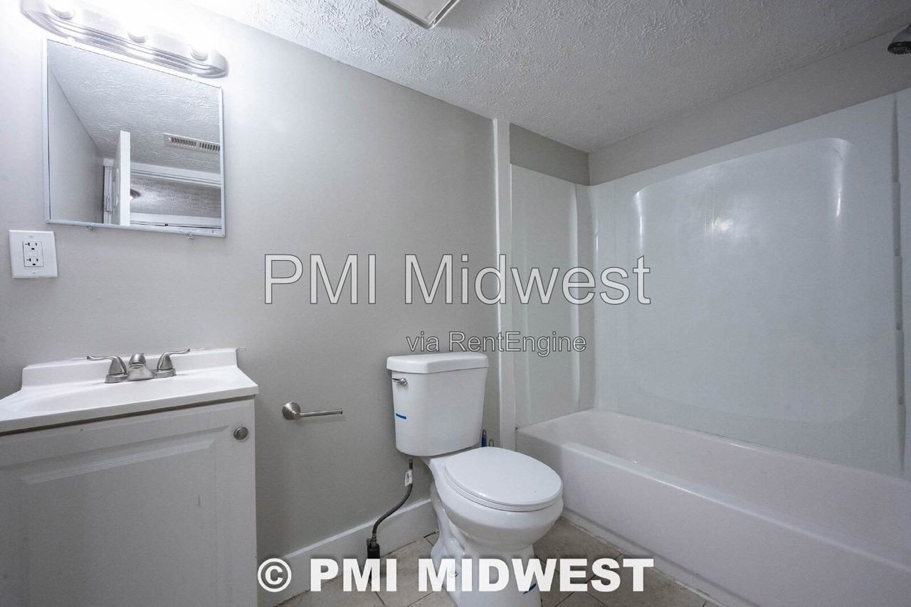 2201 E New York St #D - Photo 7 of 19