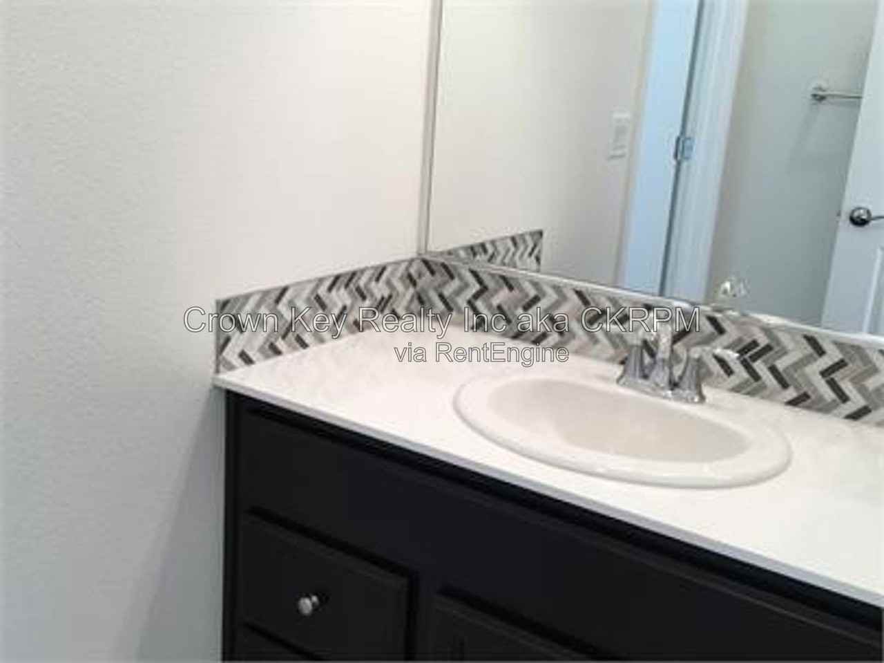 3831 Comstock Pl - Photo 4 of 13