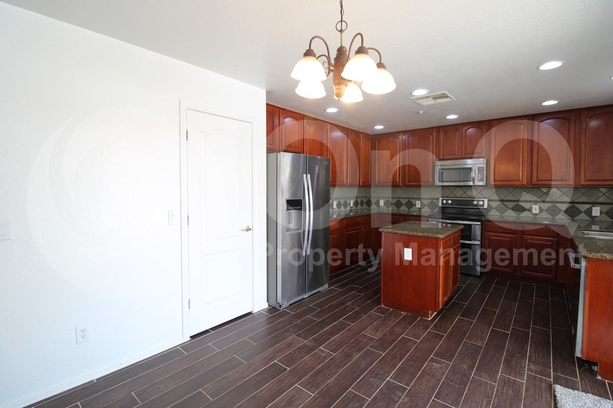 30384 N 128th Ln - Photo 3 of 41