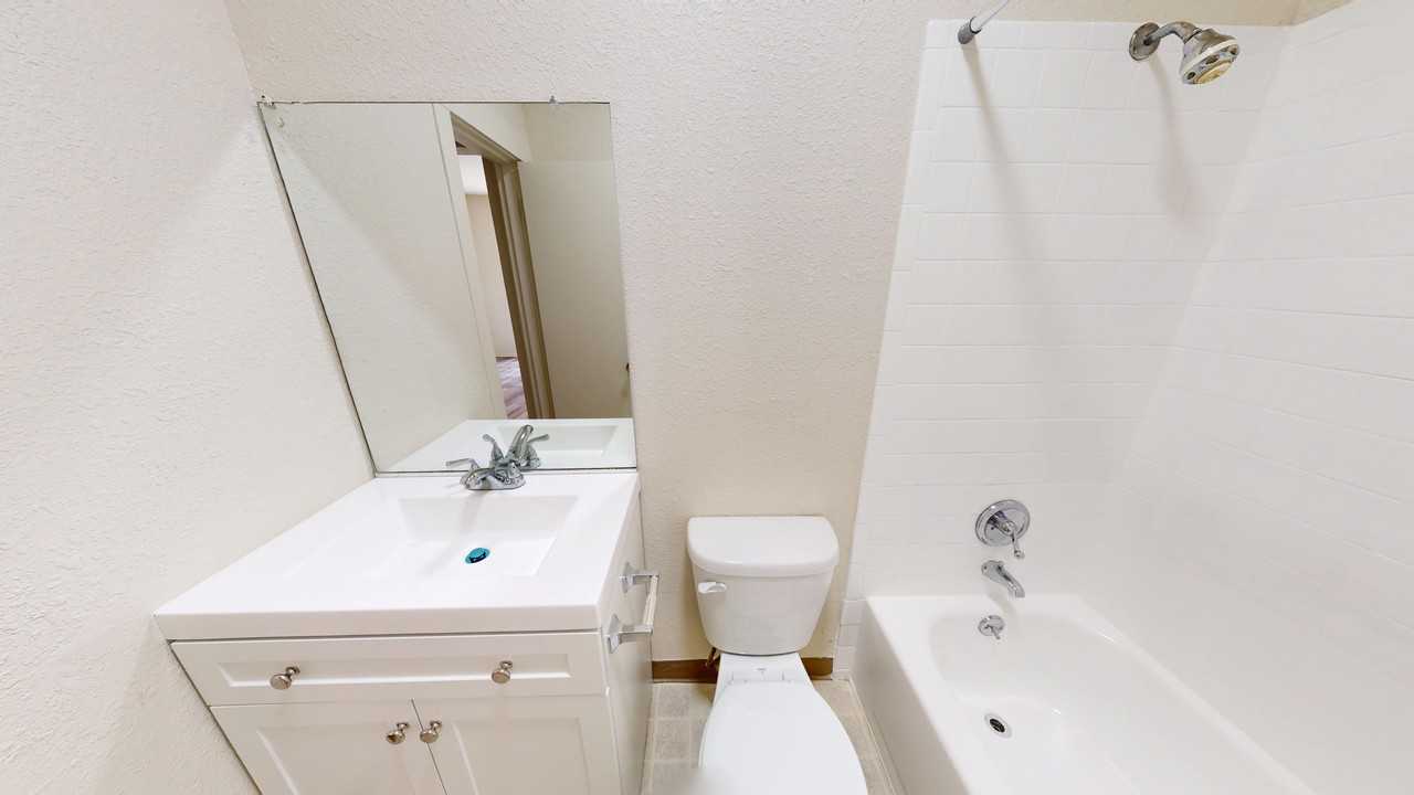 434 Leavenworth Street - Photo 3 of 25