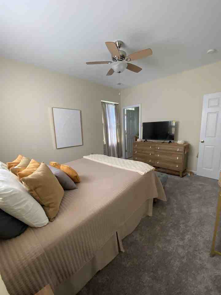 111 Carriage Rd - Photo 3 of 10