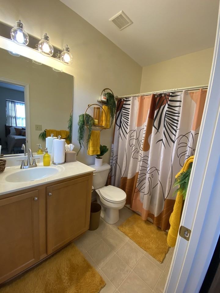 111 Carriage Rd - Photo 5 of 10