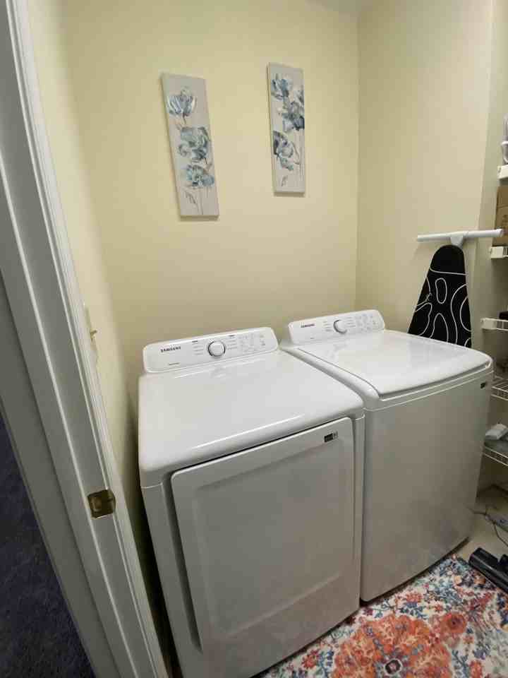 111 Carriage Rd - Photo 6 of 10