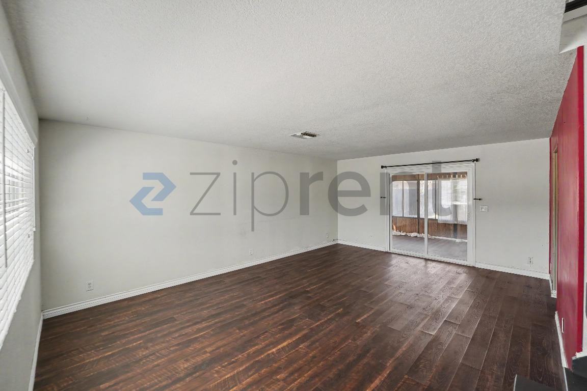 714 Appleton Rd - Photo 4 of 32