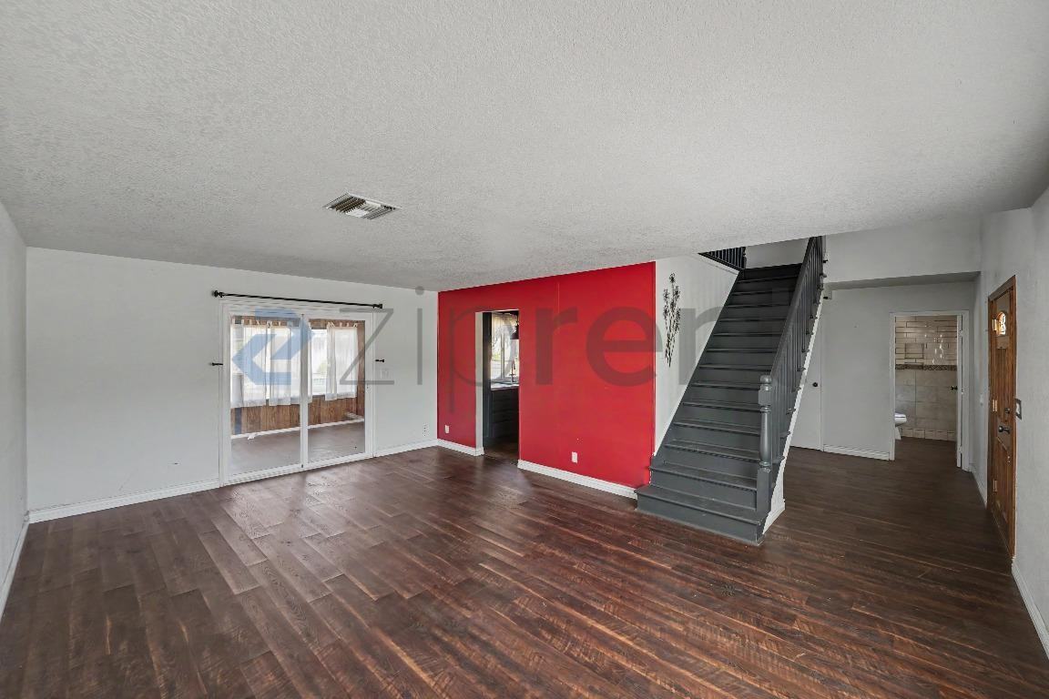 714 Appleton Rd - Photo 5 of 32