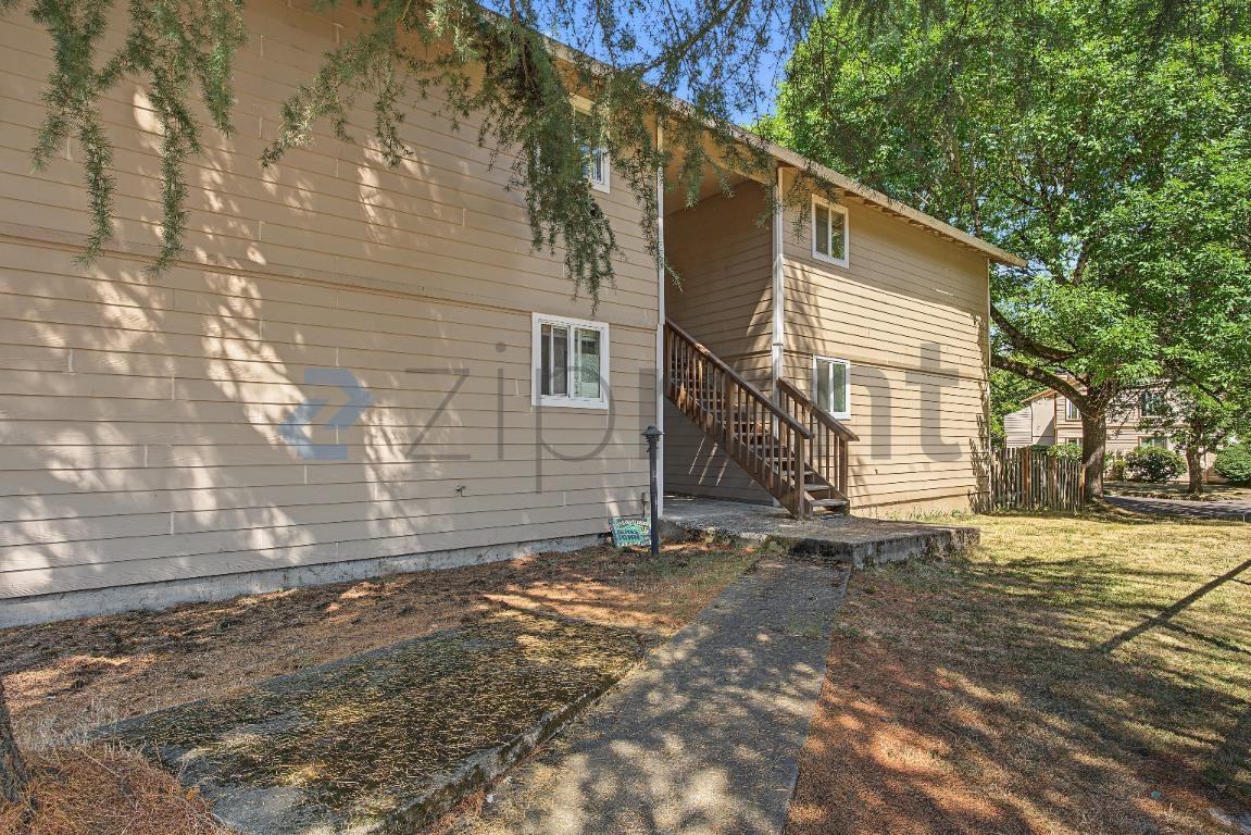 9660 Sw Prairie Ter #D - Photo 3 of 13