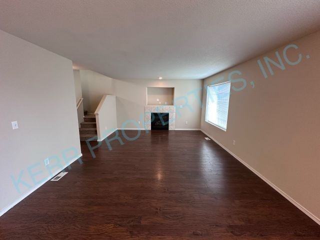 1111 Sw 6th Way - Photo 3 of 22