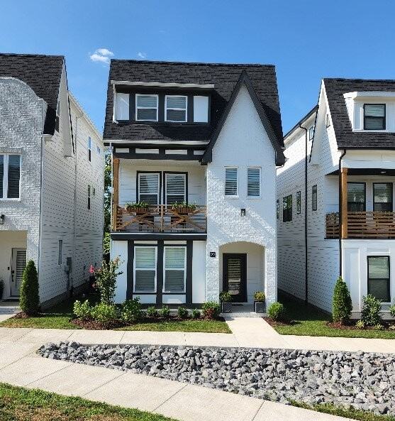 530 Edwin St #22