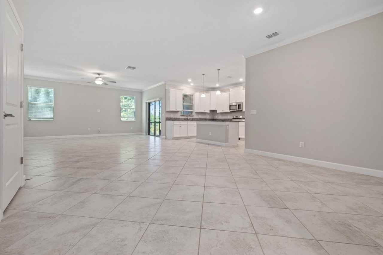 23252 Willow Glen Way - Photo 2 of 31