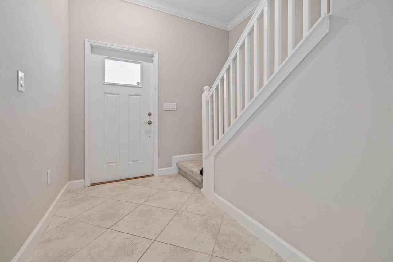 23252 Willow Glen Way - Photo 3 of 31