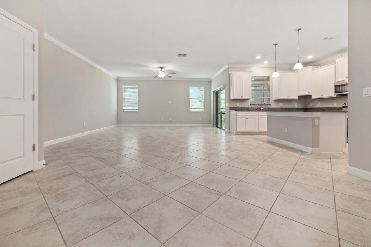 23252 Willow Glen Way - Photo 4 of 31