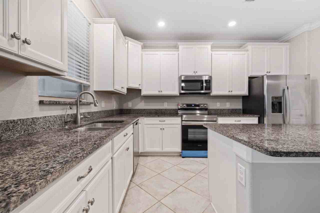 23252 Willow Glen Way - Photo 7 of 31