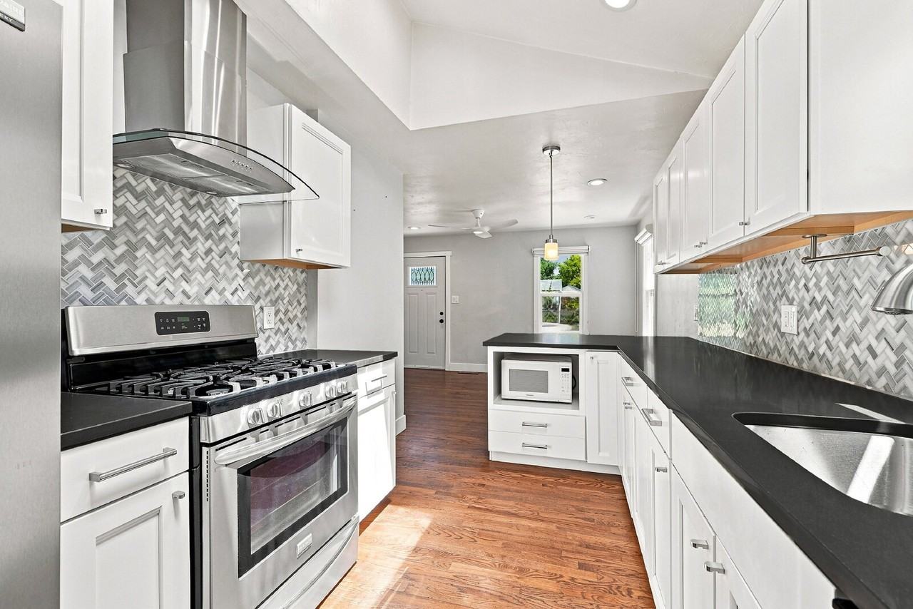 665 Tennyson St - Photo 6 of 29