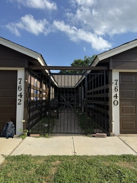 7644 John T White Rd - Photo 2 of 6