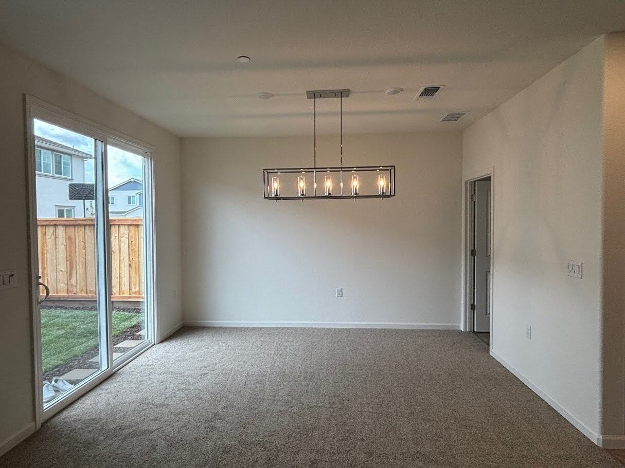476 Pismo Dr - Photo 3 of 14