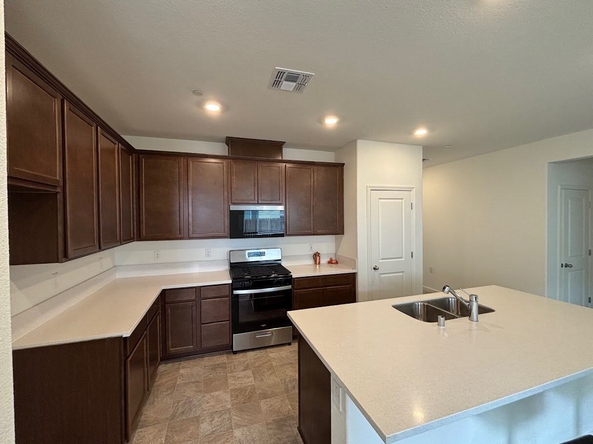 476 Pismo Dr - Photo 4 of 14