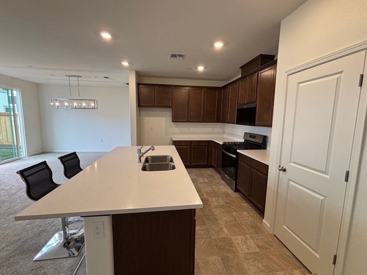 476 Pismo Dr - Photo 5 of 14