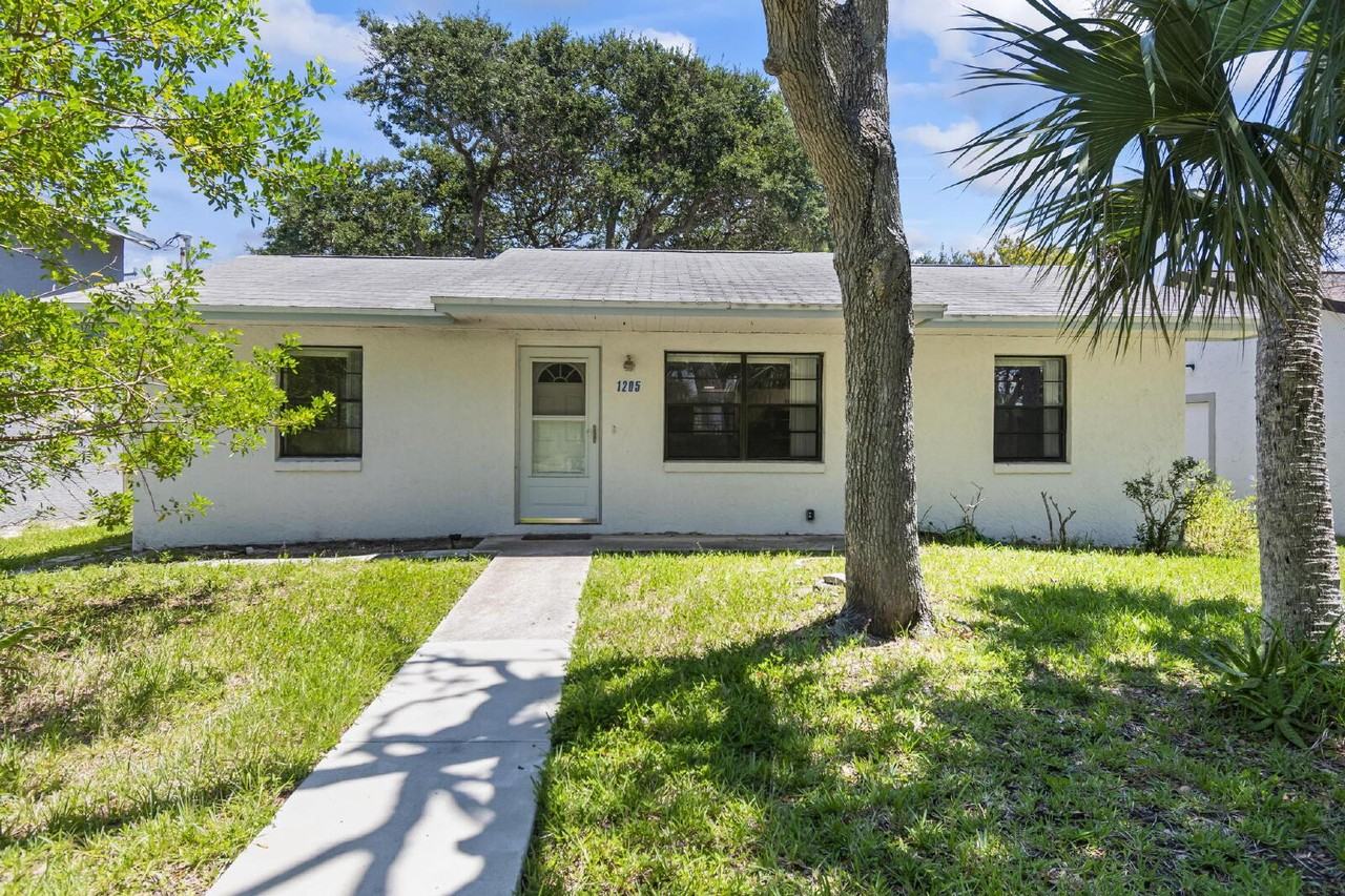 1205 S Flagler Ave - Photo 3 of 50