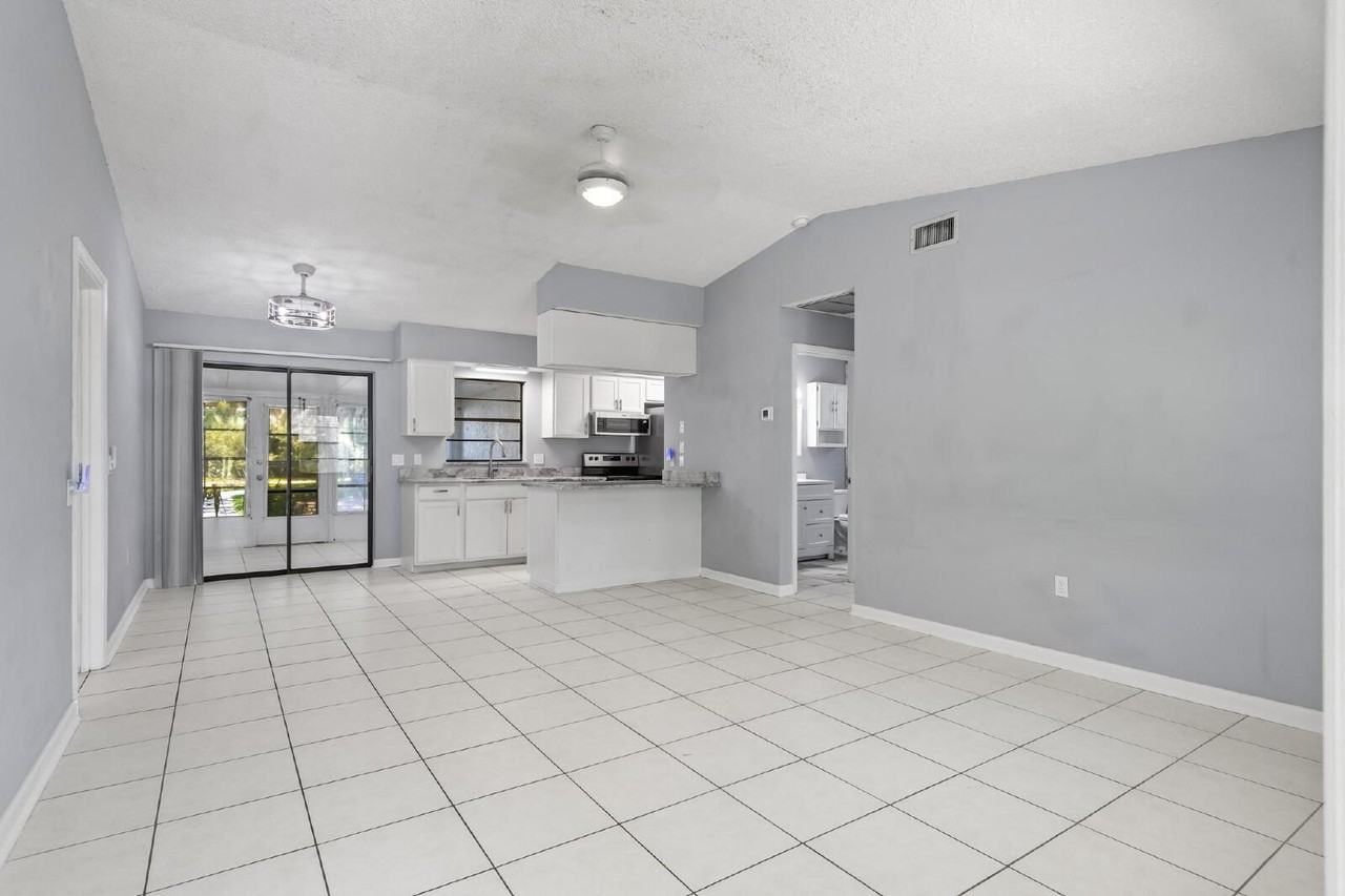 1205 S Flagler Ave - Photo 7 of 50