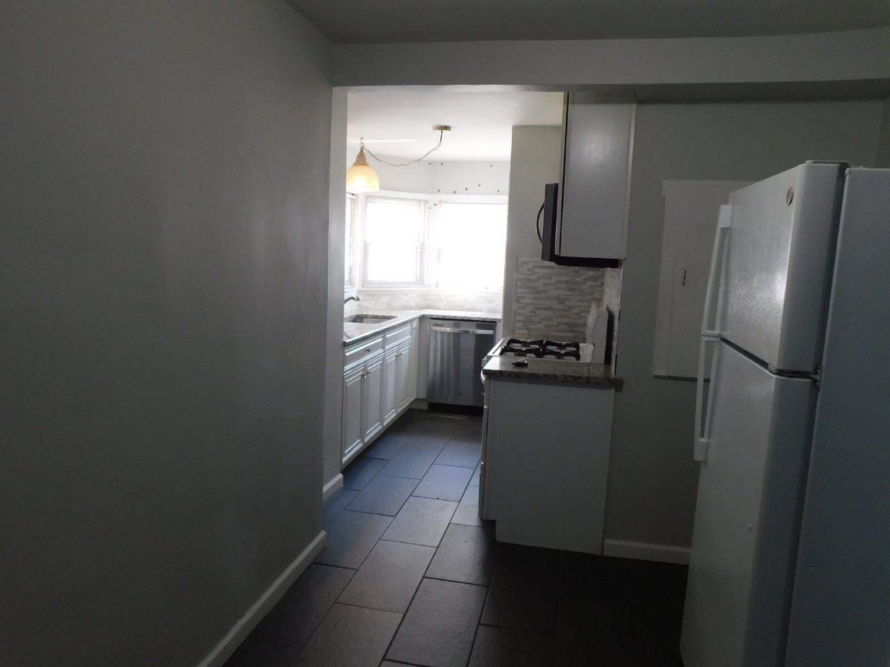 23546 Glenbrook St - Photo 5 of 14