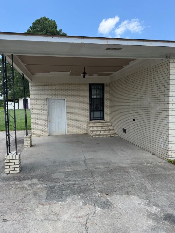 450 Lees Country Club Rd - Photo 2 of 20