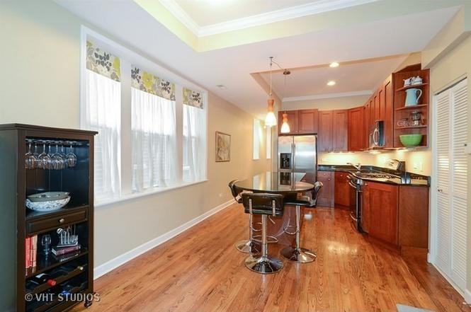 1078 N Marshfield Ave - Photo 6 of 15
