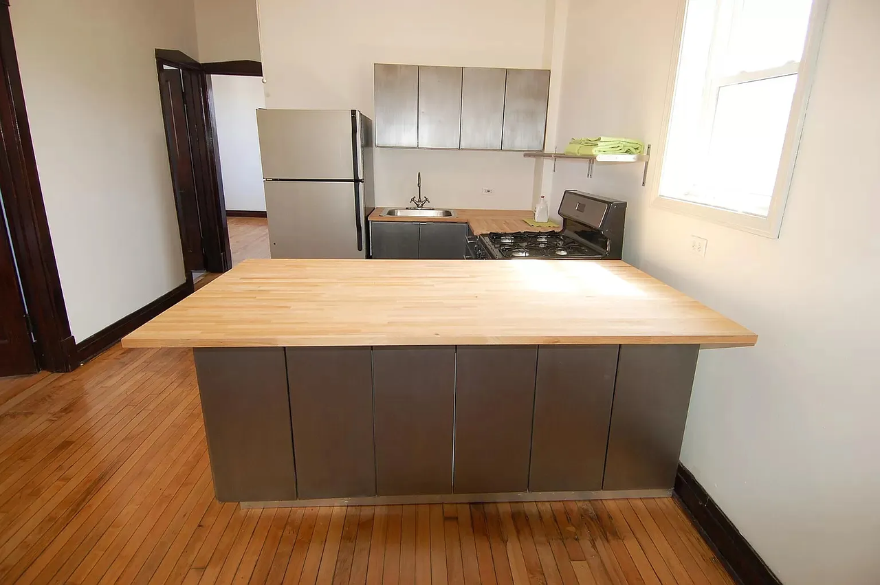 912 N Richmond St #1R - Photo 2 of 8