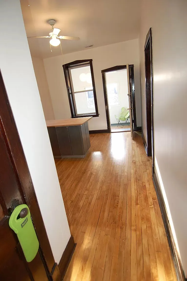 912 N Richmond St #1R - Photo 3 of 8