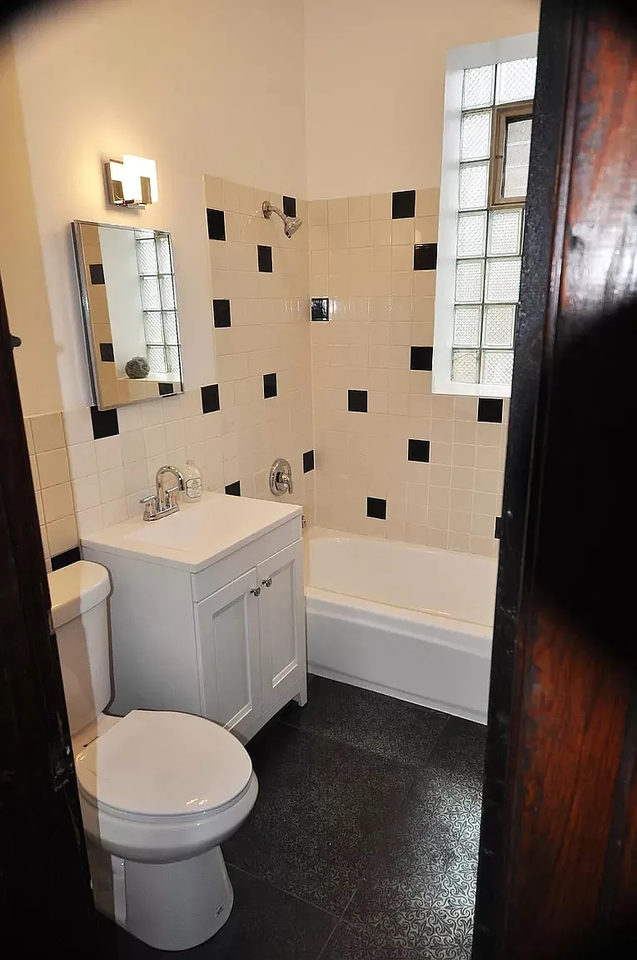 912 N Richmond St #1R - Photo 4 of 8