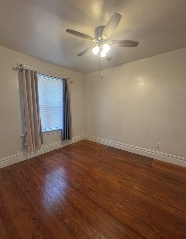 4545 Virginia Ave - Photo 4 of 10
