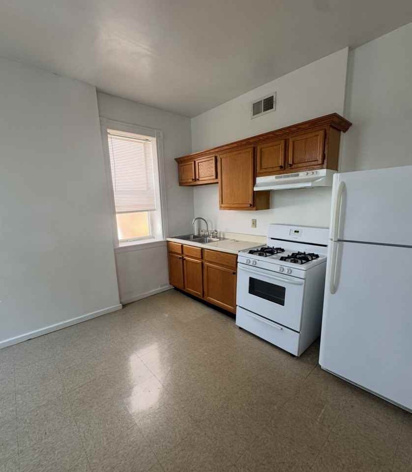4545 Virginia Ave - Photo 6 of 10