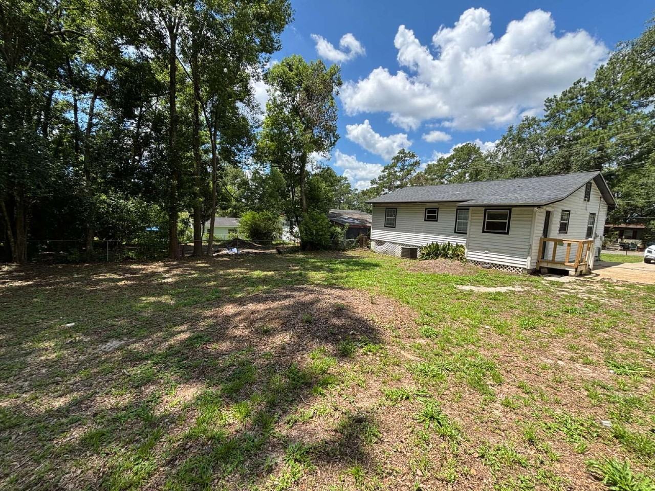 2059 Hillsborough St - Photo 2 of 15