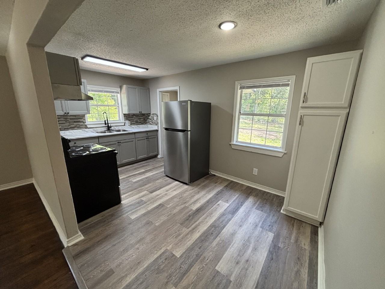 2059 Hillsborough St - Photo 5 of 15