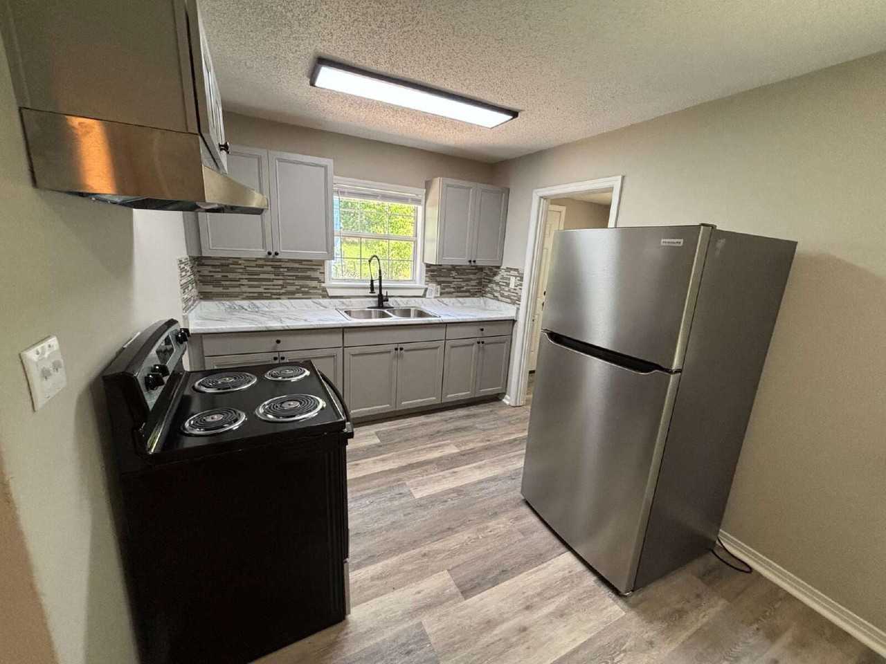 2059 Hillsborough St - Photo 6 of 15