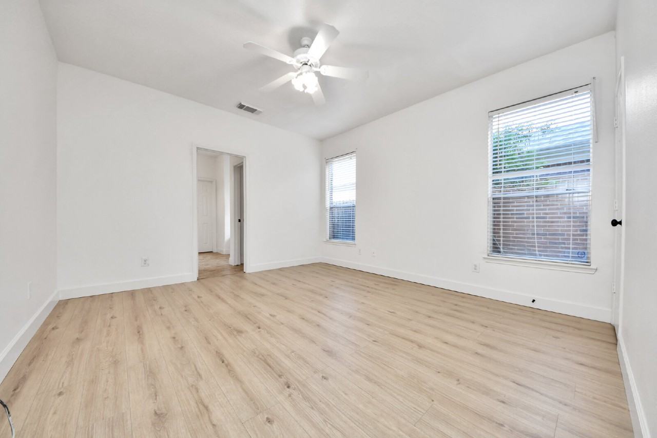 13515 Scarab Dr - Photo 6 of 46