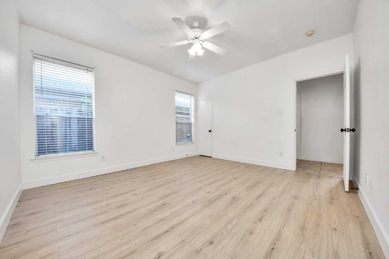 13515 Scarab Dr - Photo 7 of 46