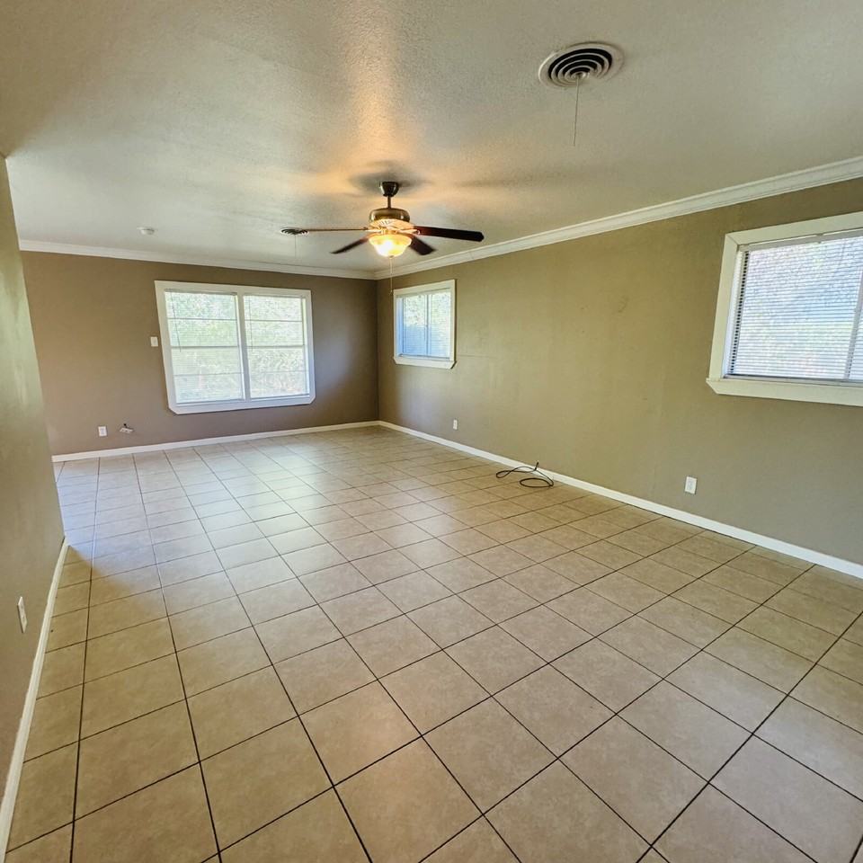 4221 3rd St - Photo 2 of 14