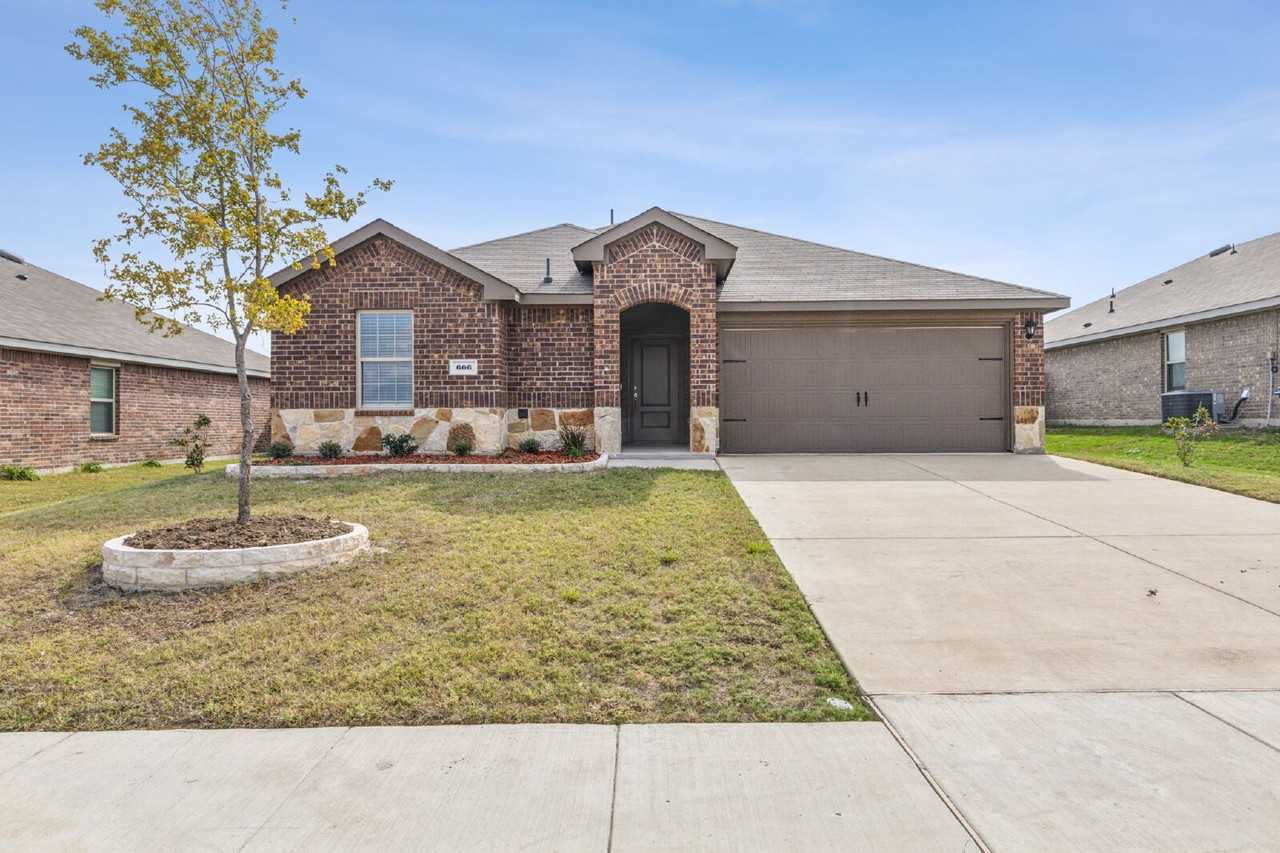 606 Wrangler Dr - Photo 2 of 25