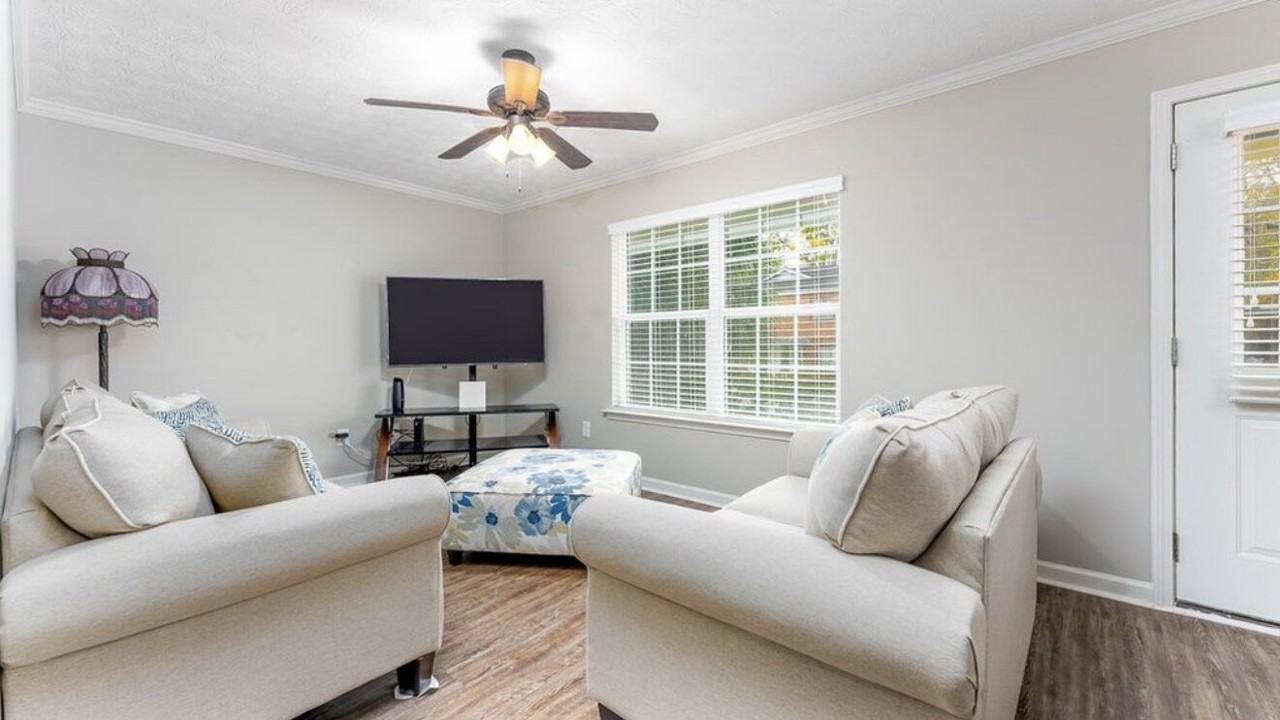 2907 10th St - Photo 5 of 34