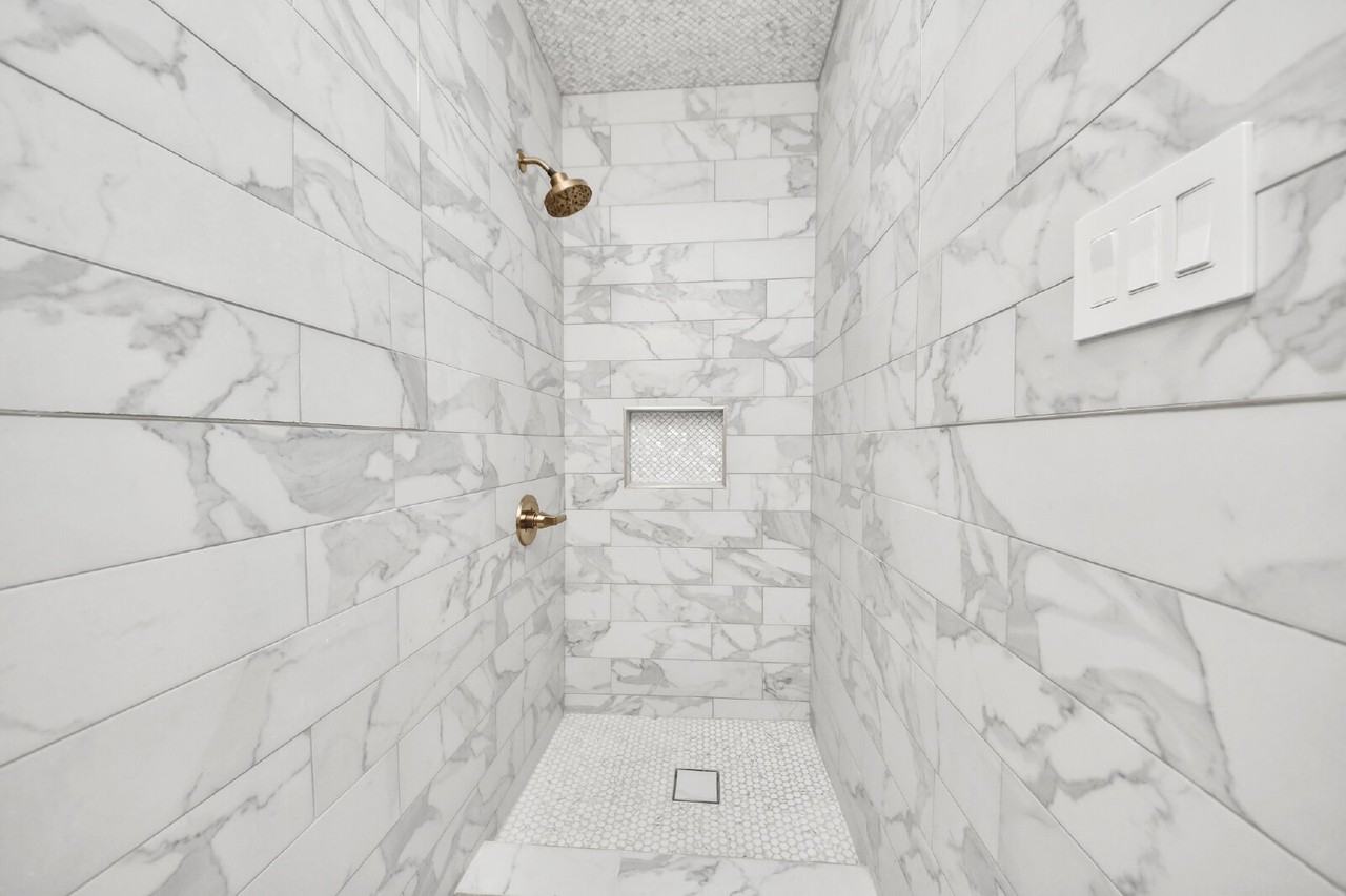 1403 Munger St - Photo 4 of 47