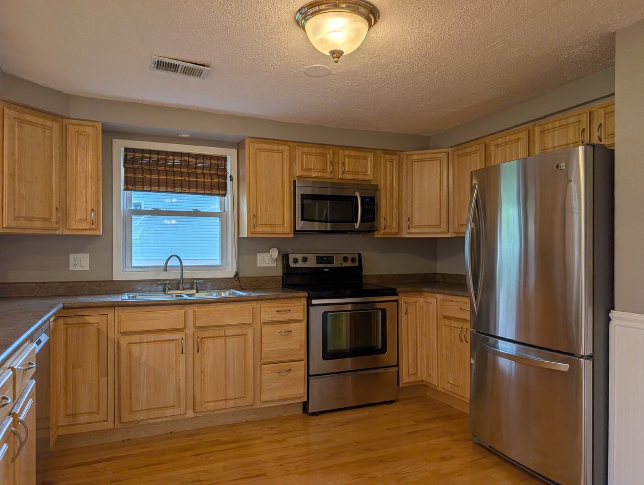 1575 Butte Des Morts Beach Rd - Photo 2 of 43